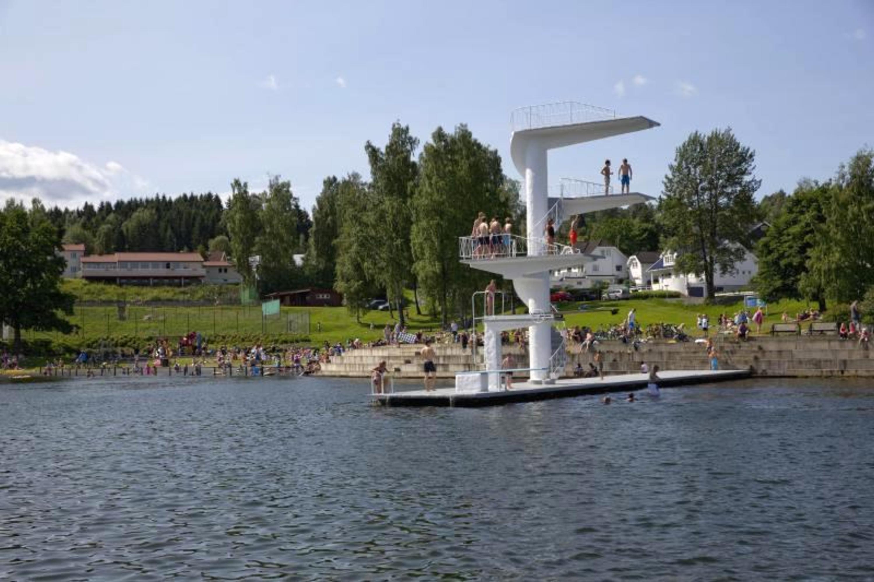 Stupetårn Fastland - Gjøvik Vandrerhjem Hovdetun Stupetårn Fastland - Gjøvik Vandrerhjem Hovdetun
